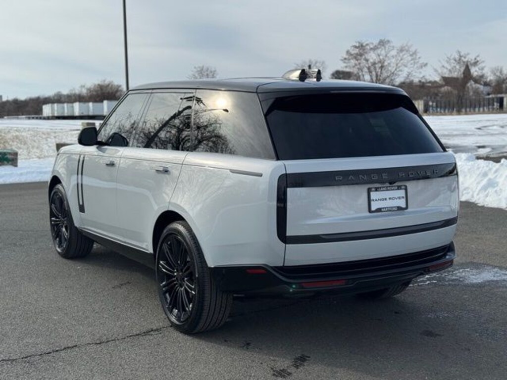 New 2026 Land Rover Range Rover P400 SE SUV
