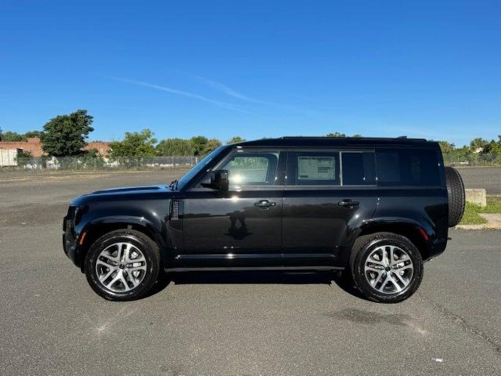 New 2026 Land Rover Defender 110 X-Dynamic SE SUV