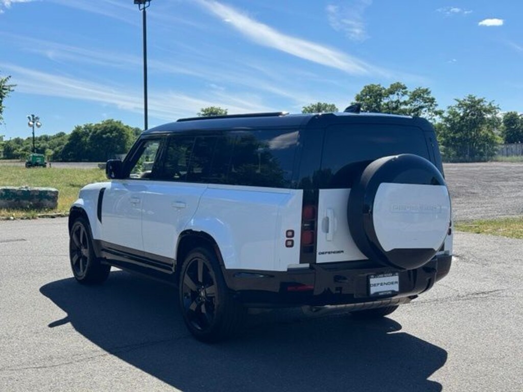 Used 2025 Land Rover Defender 130 X-Dynamic SE SUV