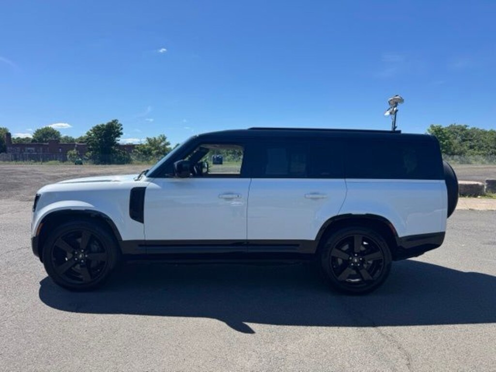 Used 2025 Land Rover Defender 130 X-Dynamic SE SUV