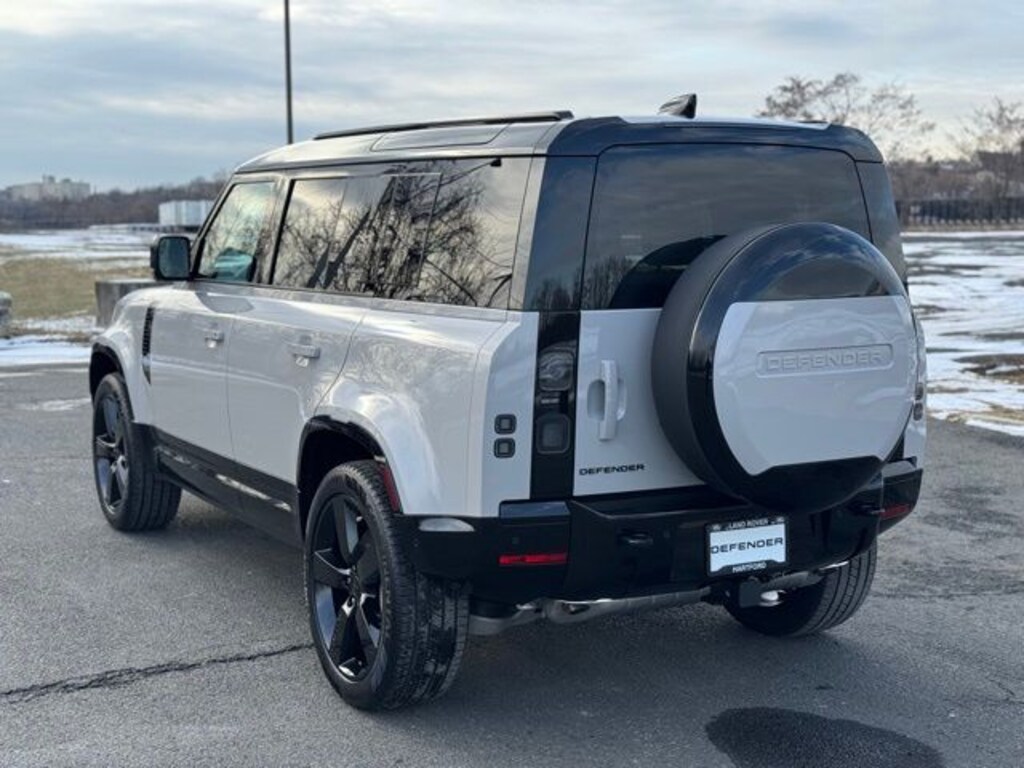 New 2026 Land Rover Defender 110 X-Dynamic SE SUV