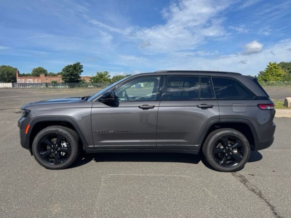 Used 2023 Jeep Grand Cherokee Altitude X SUV