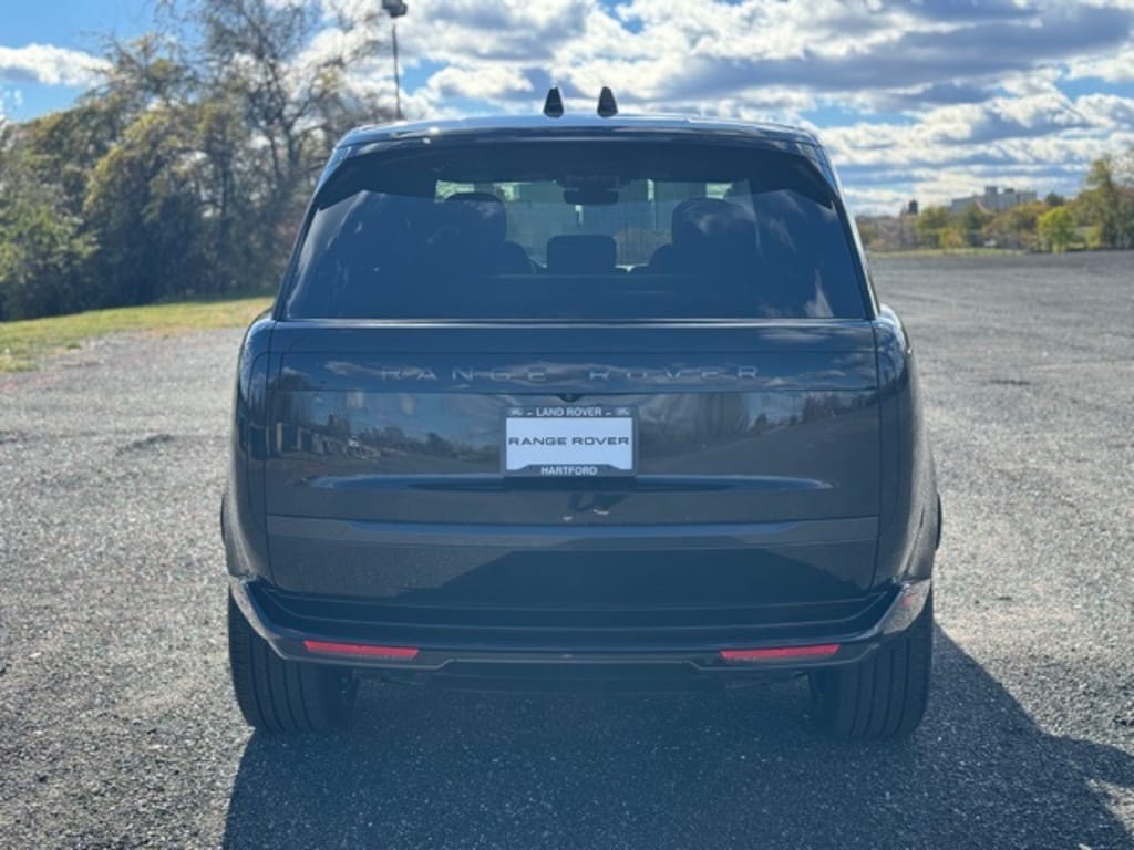 New 2025 Land Rover Range Rover P530 SE SUV