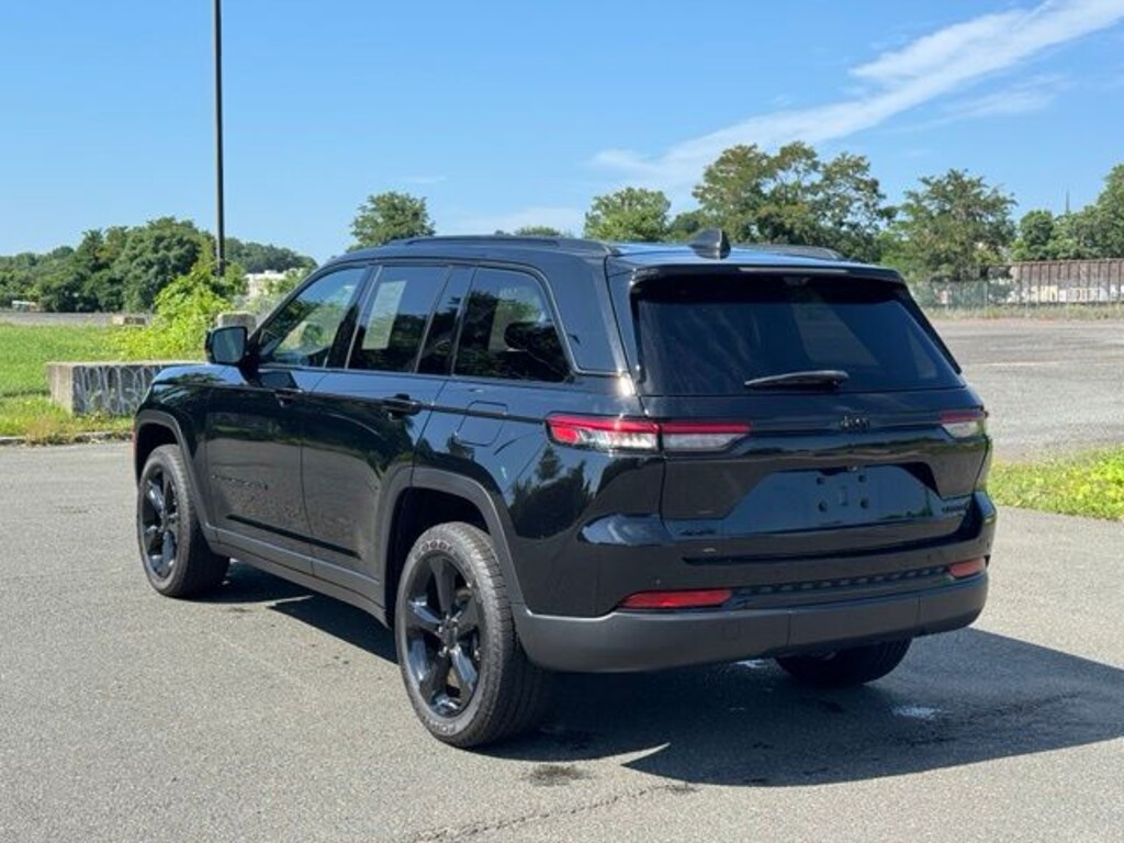Used 2023 Jeep Grand Cherokee Limited SUV