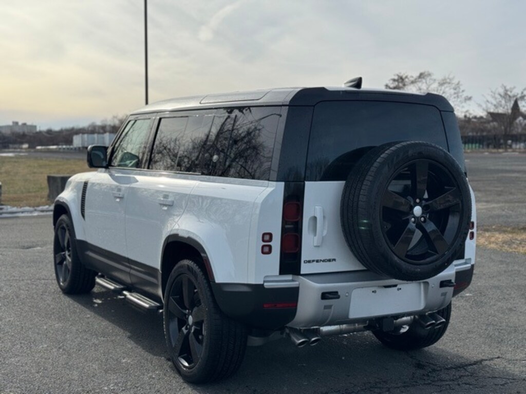 New 2024 Land Rover Defender 110 SE SUV
