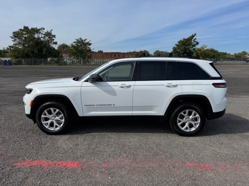 Used 2022 Jeep Grand Cherokee Limited SUV