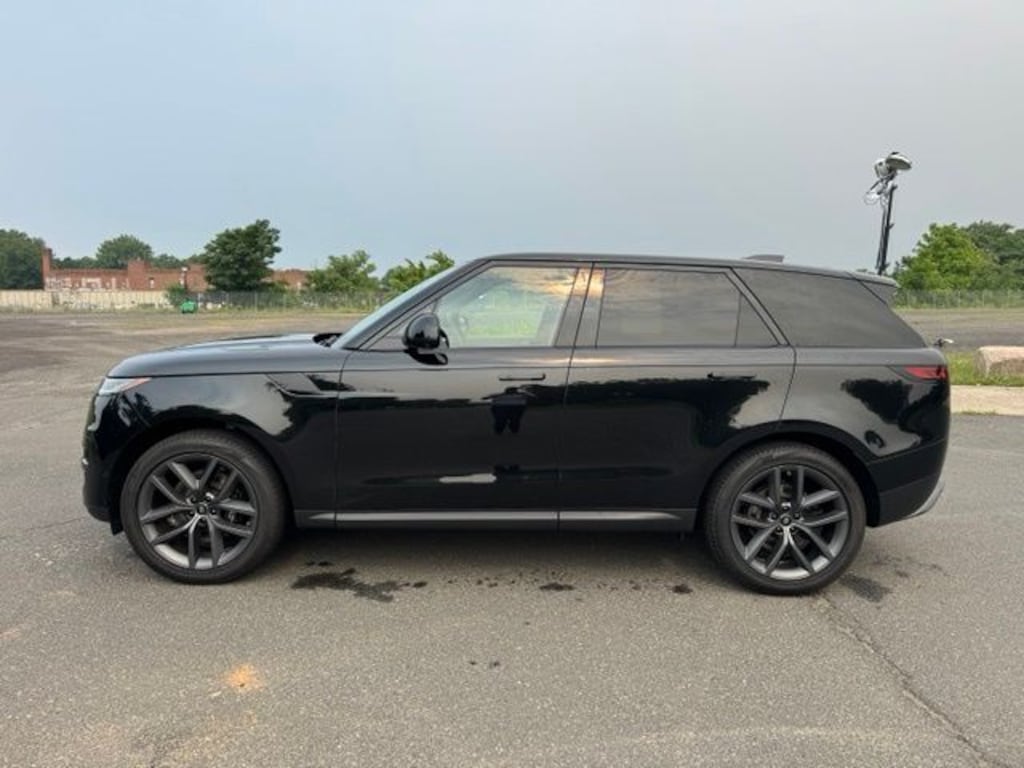 Used 2024 Land Rover Range Rover Sport SE SUV