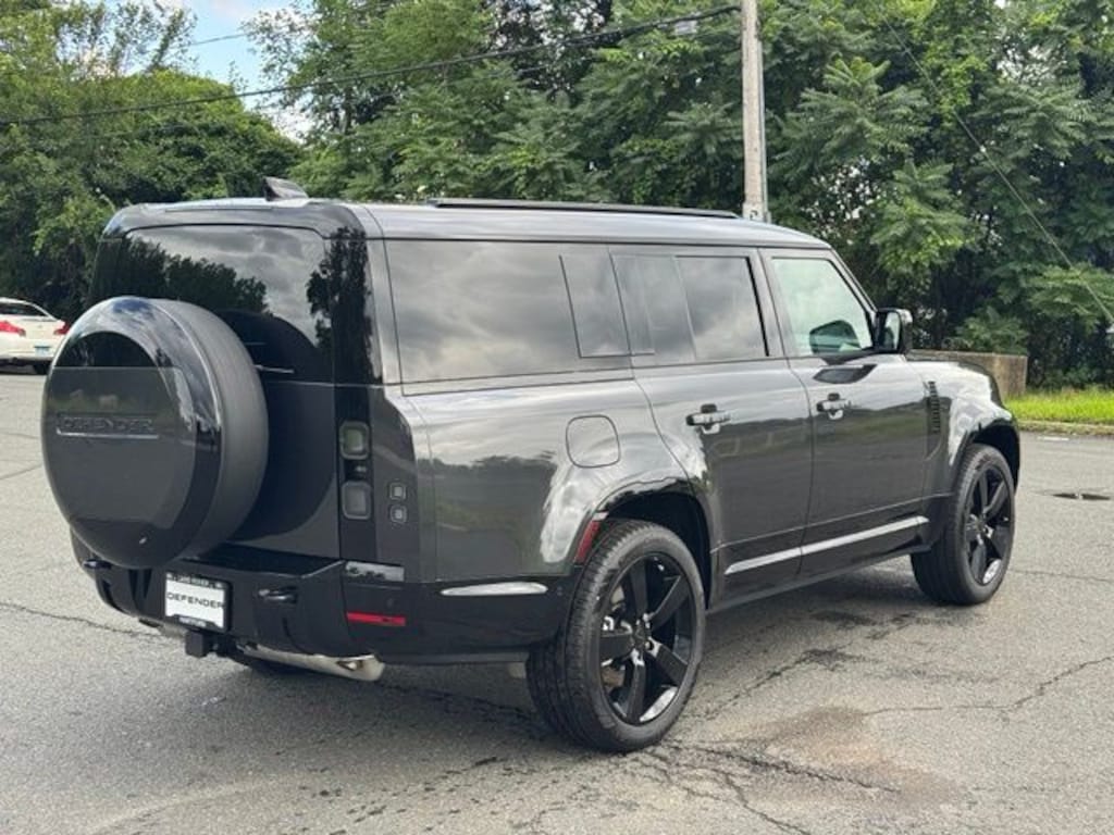 New 2026 Land Rover Defender 130 X-Dynamic SE SUV