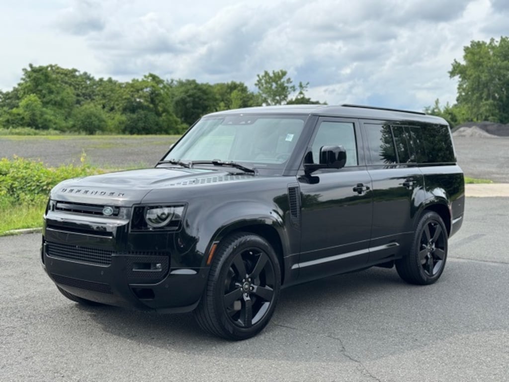 New 2025 Land Rover Defender 130 X-Dynamic SE SUV