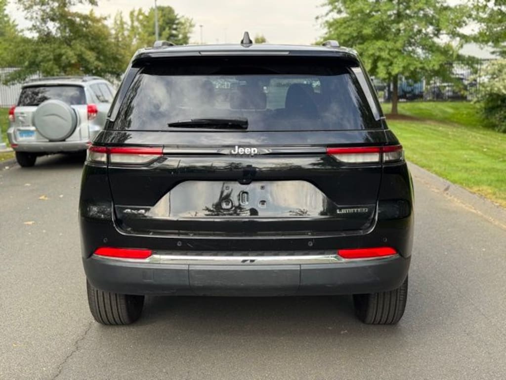 Used 2022 Jeep Grand Cherokee Limited SUV