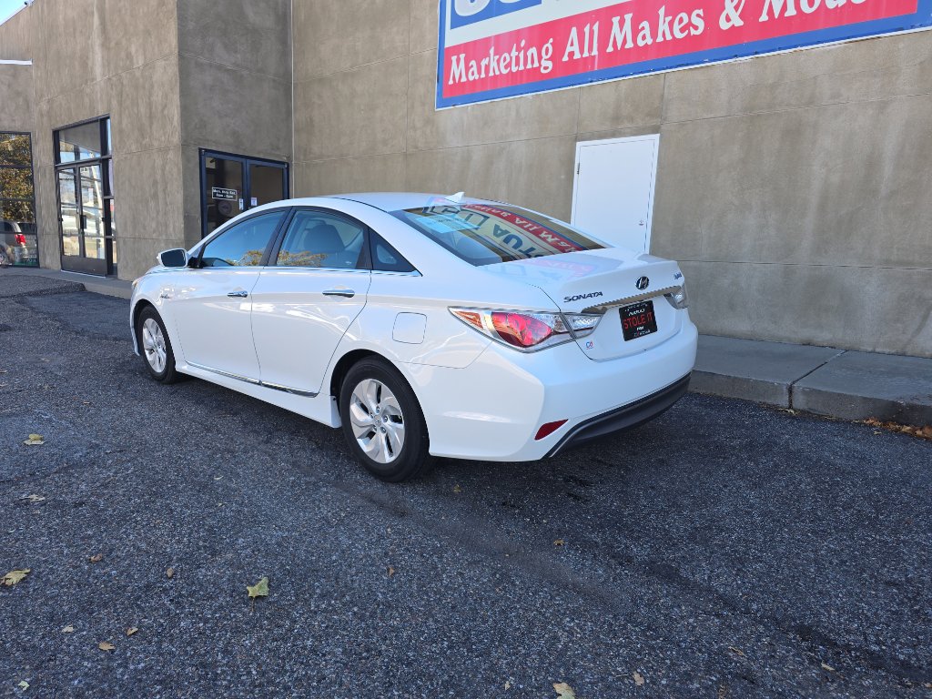 2014 Hyundai Sonata Hybrid Base photo 3