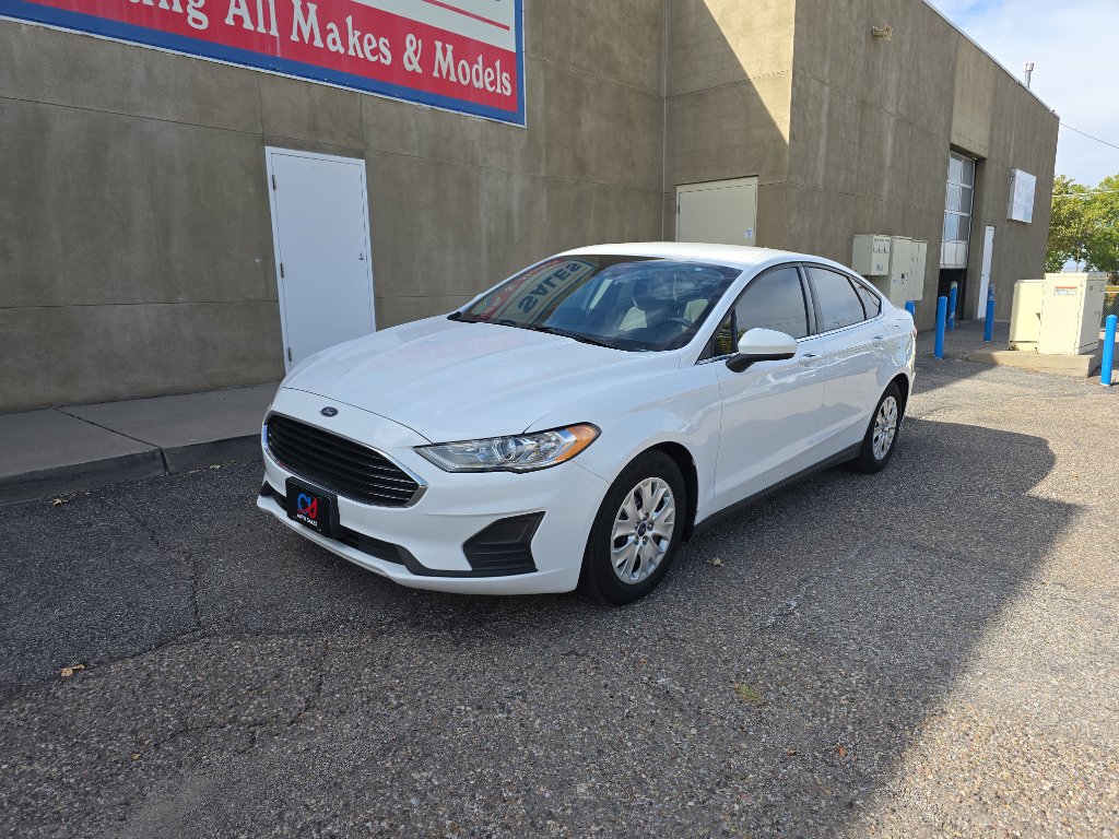 2020 Ford Fusion S photo 2