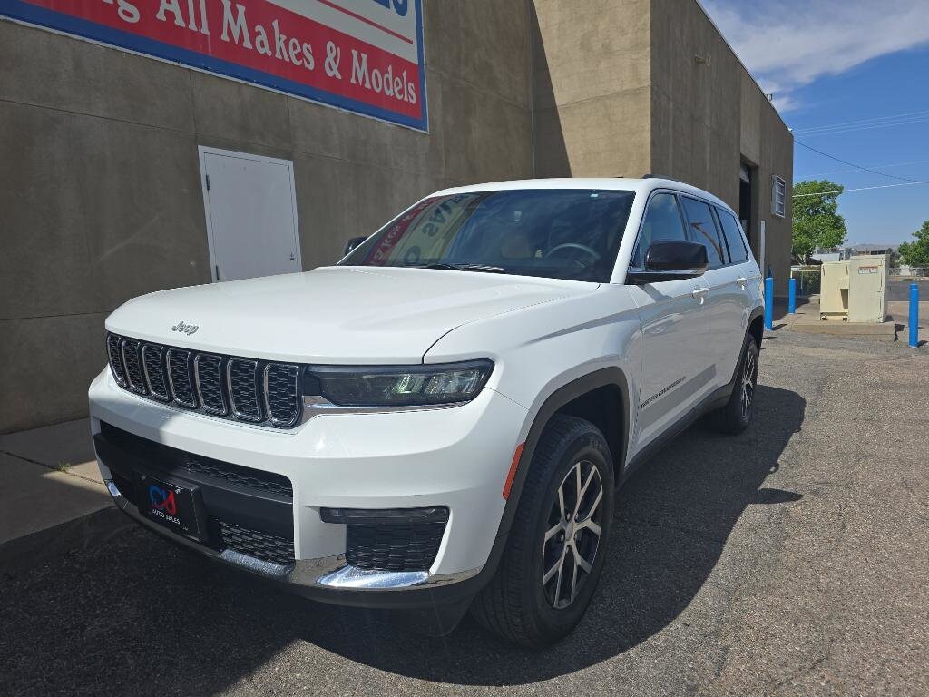 2024 Jeep Grand Cherokee L photo 2