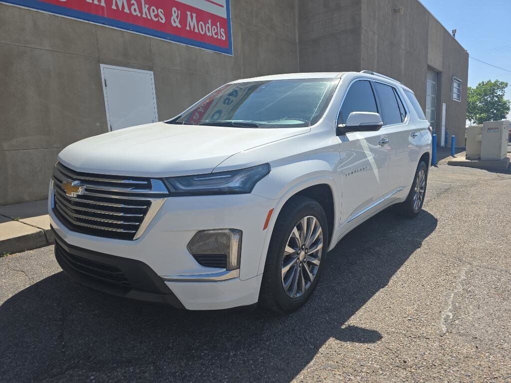 2023 Chevrolet Traverse Premier photo 2