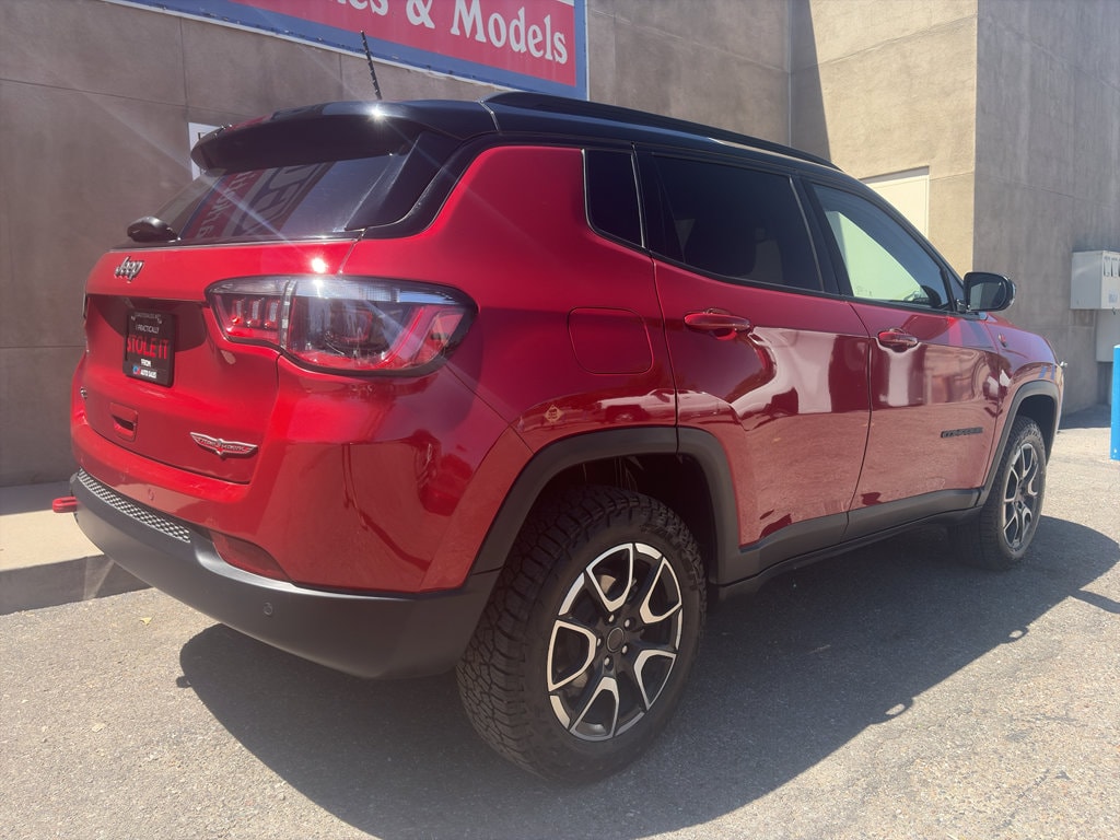 2025 Jeep Compass Trailhawk - Photo 5