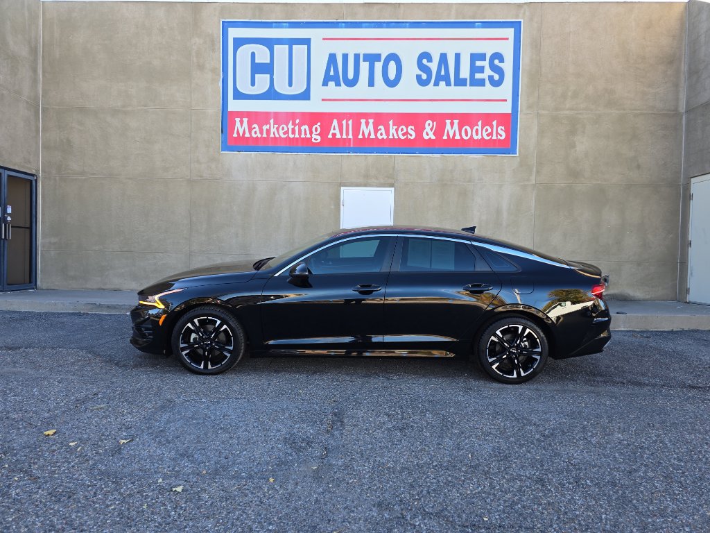 2024 Kia K5 GT-Line photo 2