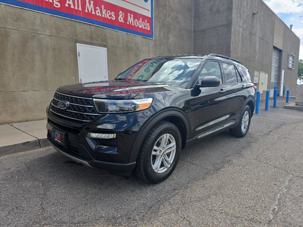 2023 Ford Explorer XLT photo 2