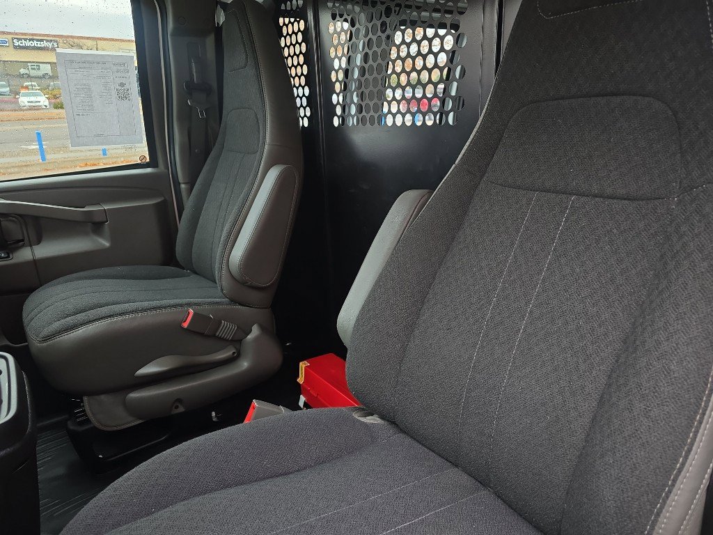 2024 GMC Savana Cargo Work Van - Photo 24
