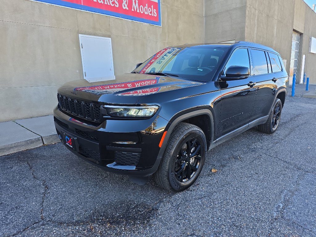 2024 Jeep Grand Cherokee Laredo photo 2