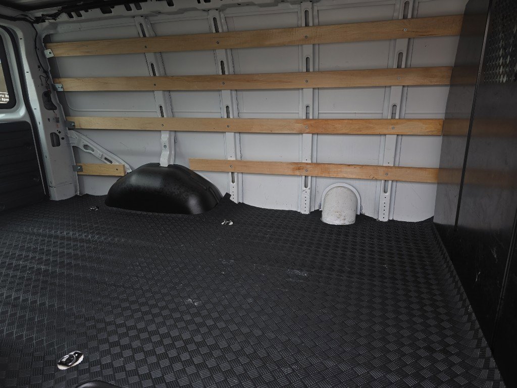 2024 GMC Savana Cargo Work Van - Photo 29