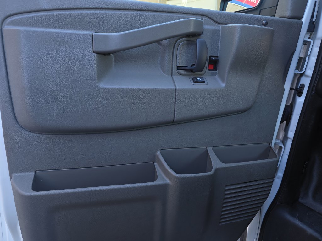 2024 Gmc Savana 2500 Cargo photo 2