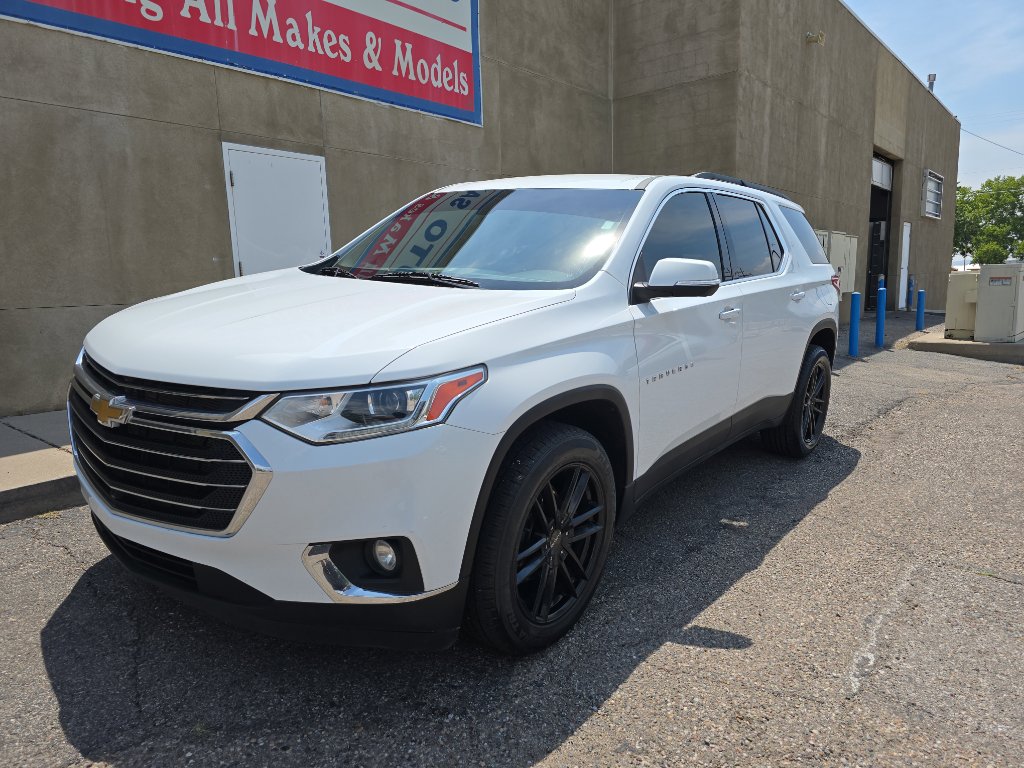 2021 Chevrolet Traverse photo 2