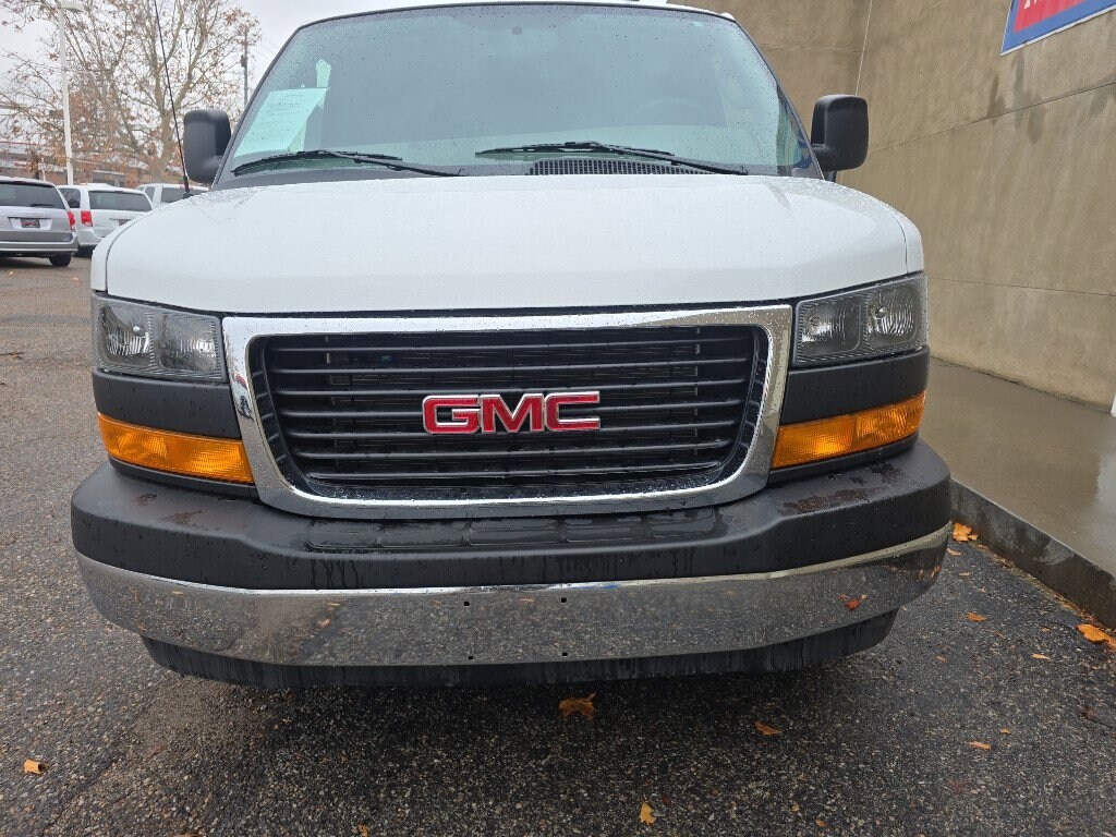 2024 GMC Savana Cargo Work Van - Photo 10