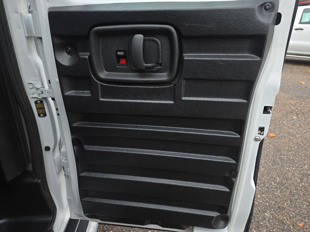 2024 GMC Savana Cargo Work Van - Photo 27