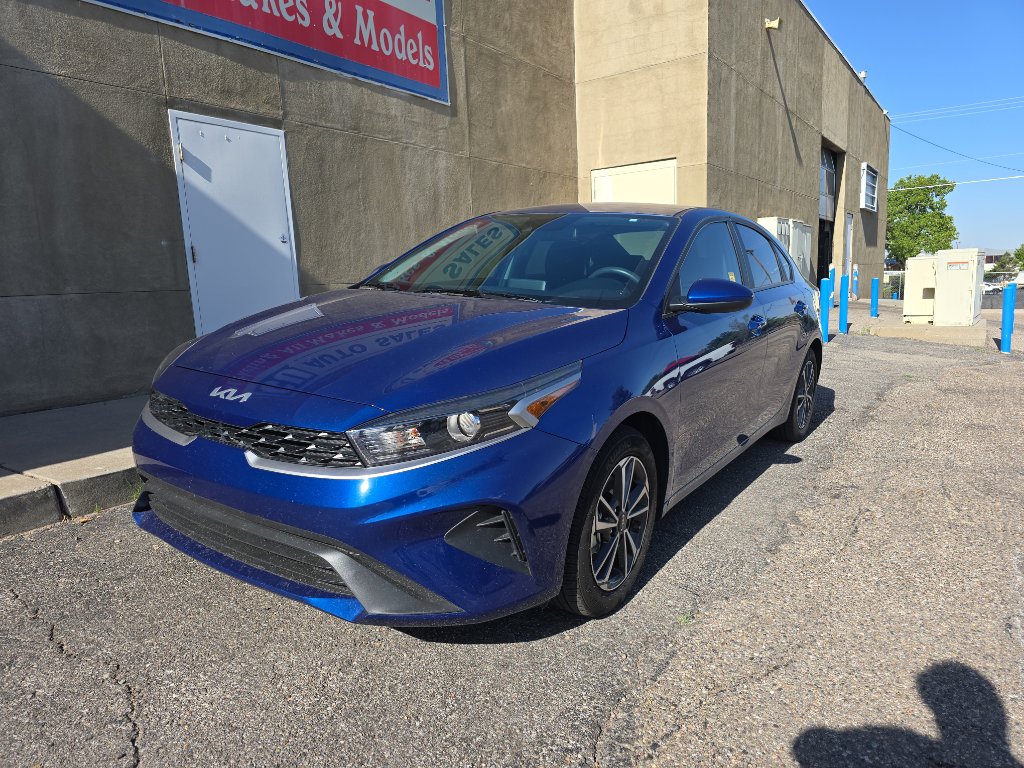 2024 Kia Forte LXS photo 2