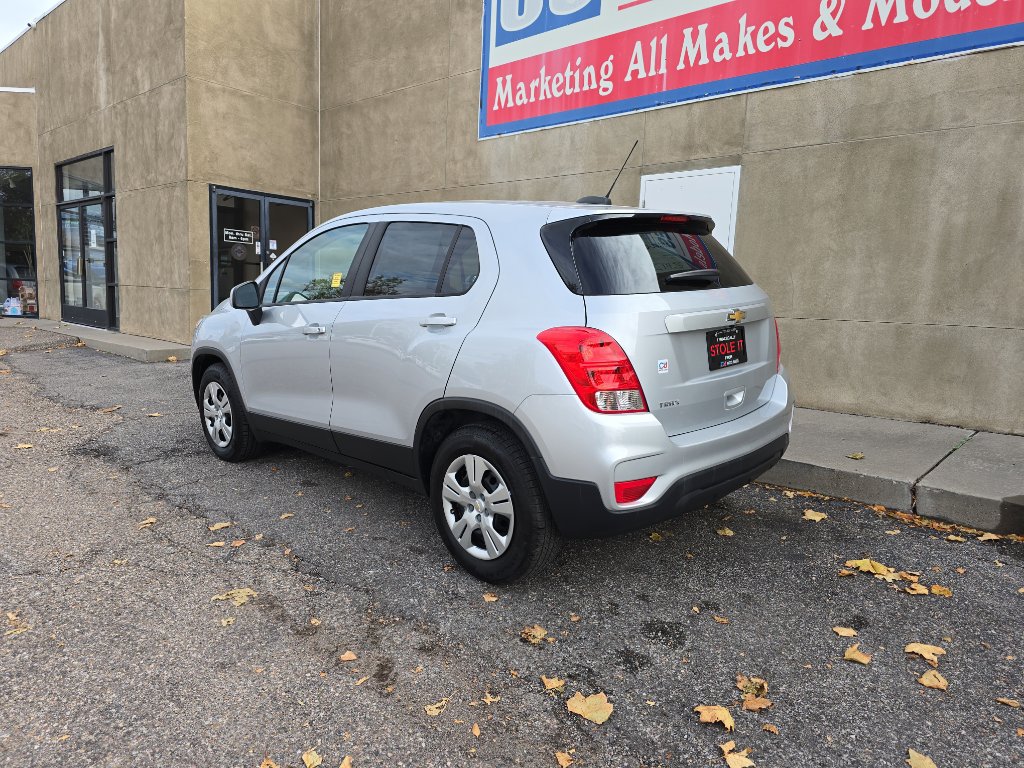 2017 Chevrolet Trax LS photo 4