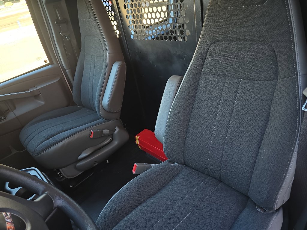 2024 Gmc Savana 2500 Cargo photo 4