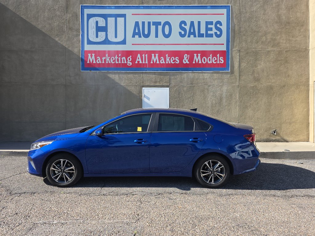 2024 Kia Forte LXS photo 3