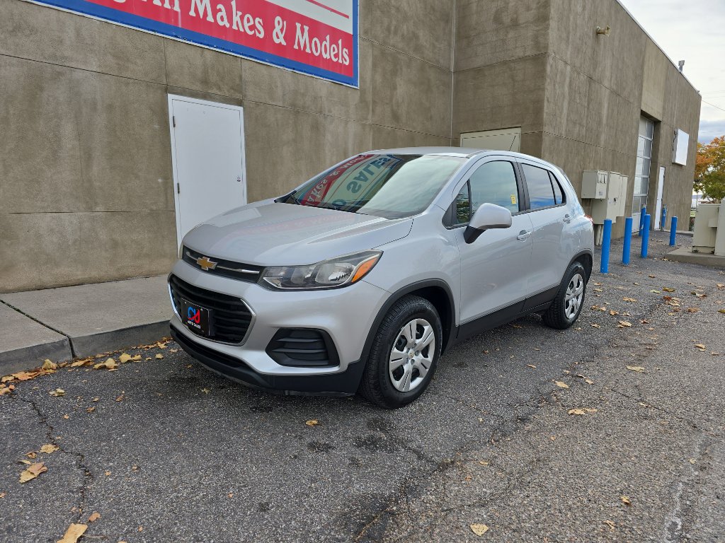 2017 Chevrolet Trax LS photo 2