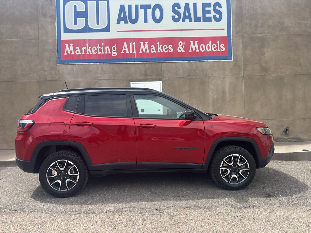 2025 Jeep Compass Trailhawk - Photo 4