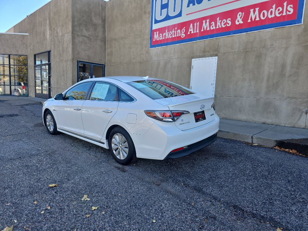 2016 Hyundai Sonata Hybrid SE photo 3