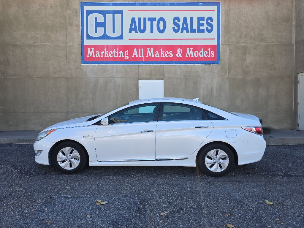 2014 Hyundai Sonata Hybrid Base photo 2