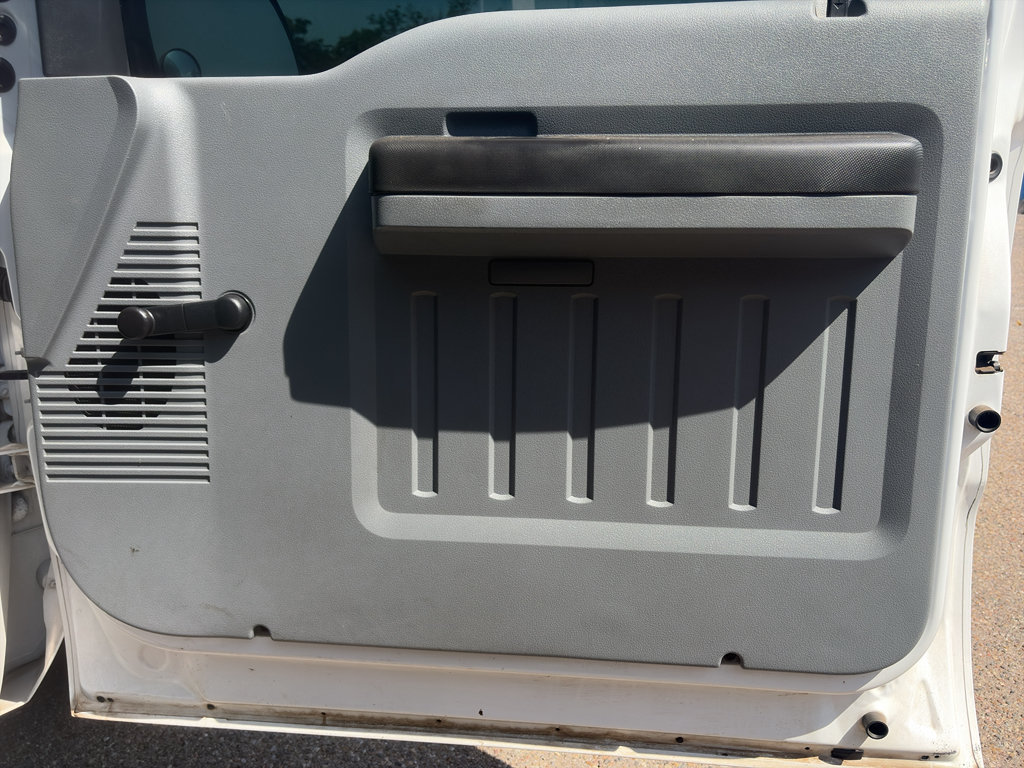 2016 Ford F-350 Super Duty XLT - Photo 19