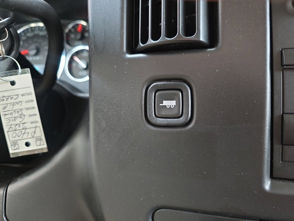 2024 GMC Savana Cargo Work Van - Photo 17