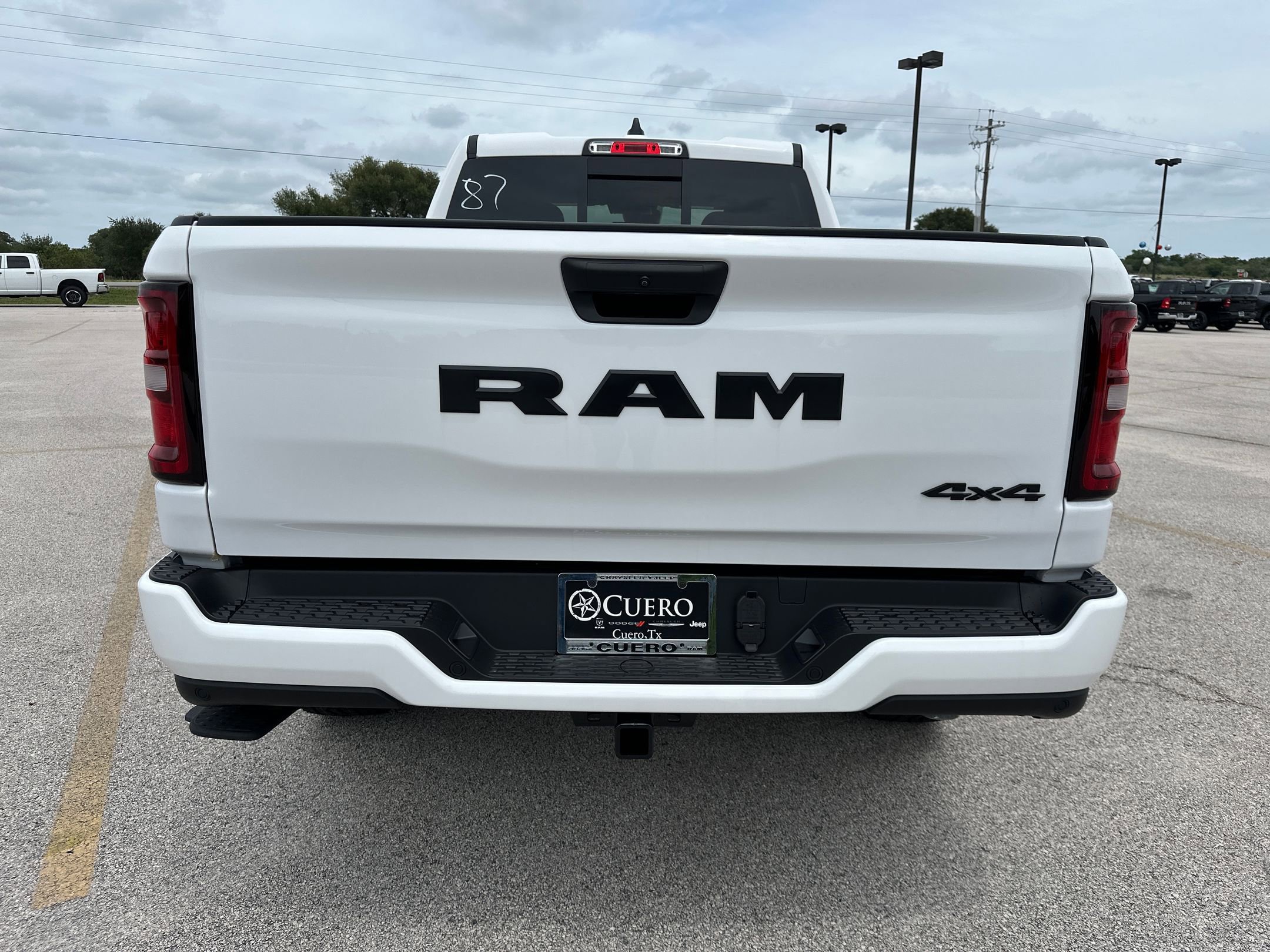 2025 Ram 1500 Tradesman photo 3