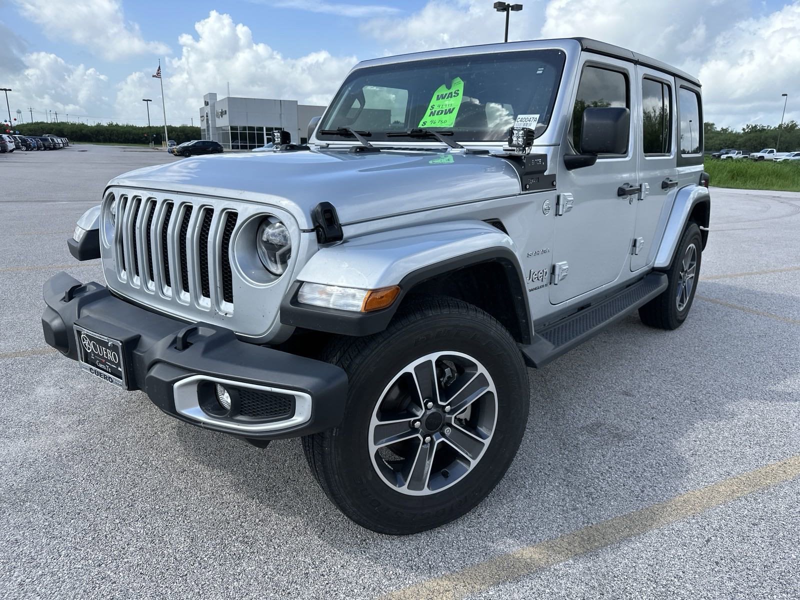 Used 2023 Jeep Wrangler 4-Door Sahara with VIN 1C4HJXEG7PW533646 for sale in Cuero, TX