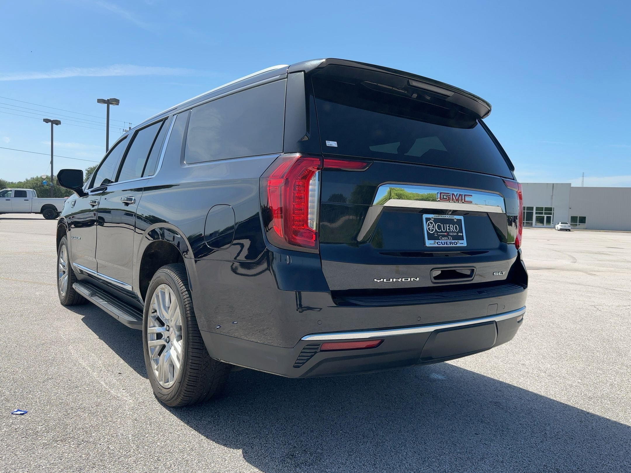 2021 Gmc Yukon XL SLT photo 2