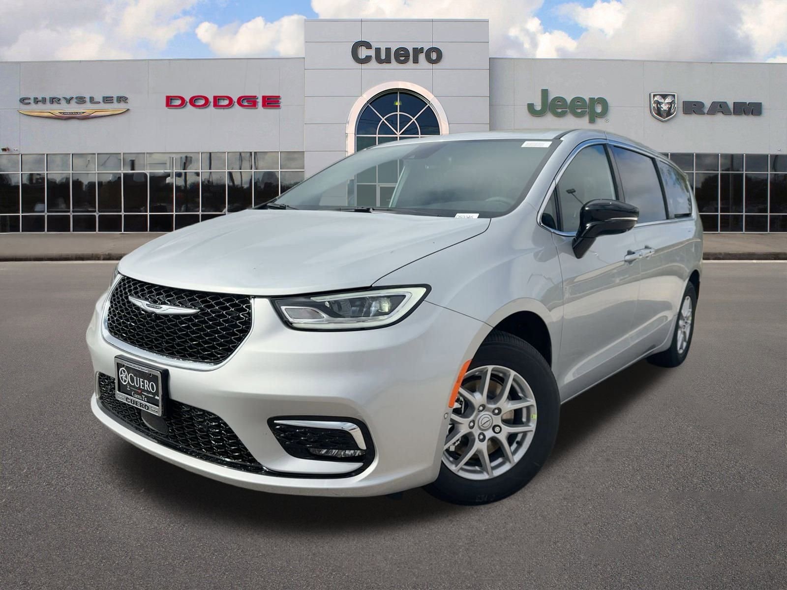 2026 Chrysler Pacifica Select's photo