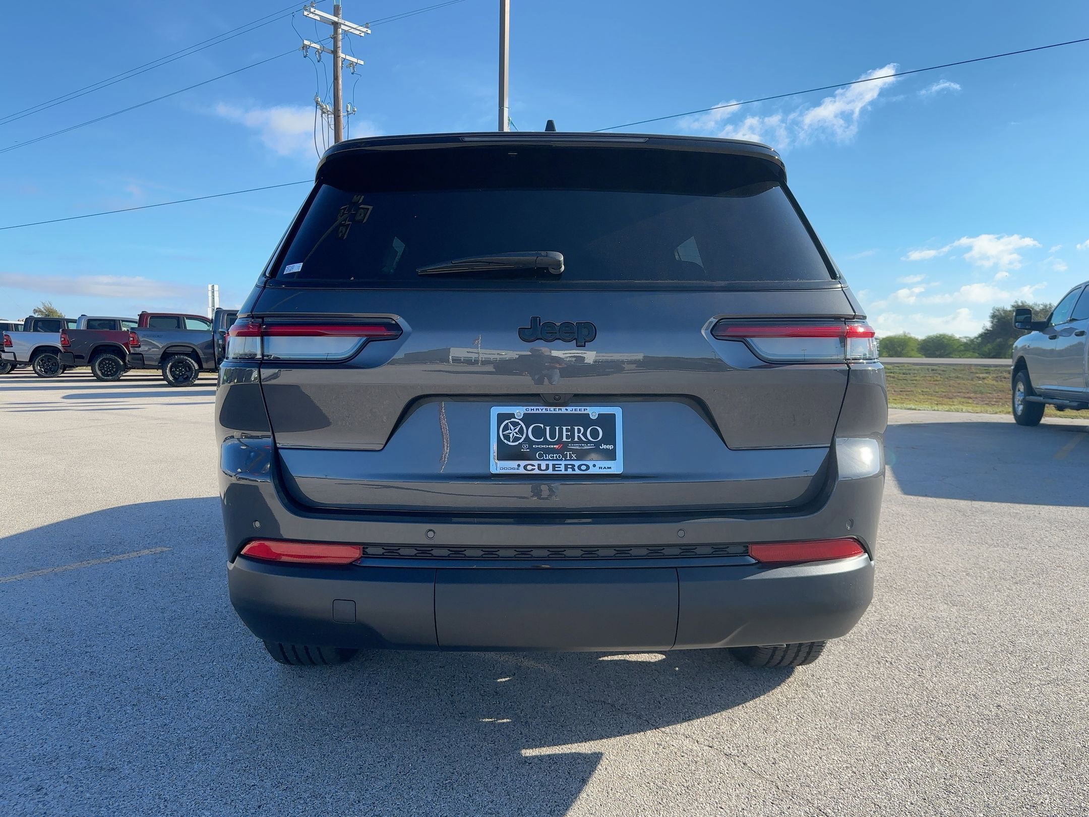 2025 Jeep Grand Cherokee Altitude photo 3