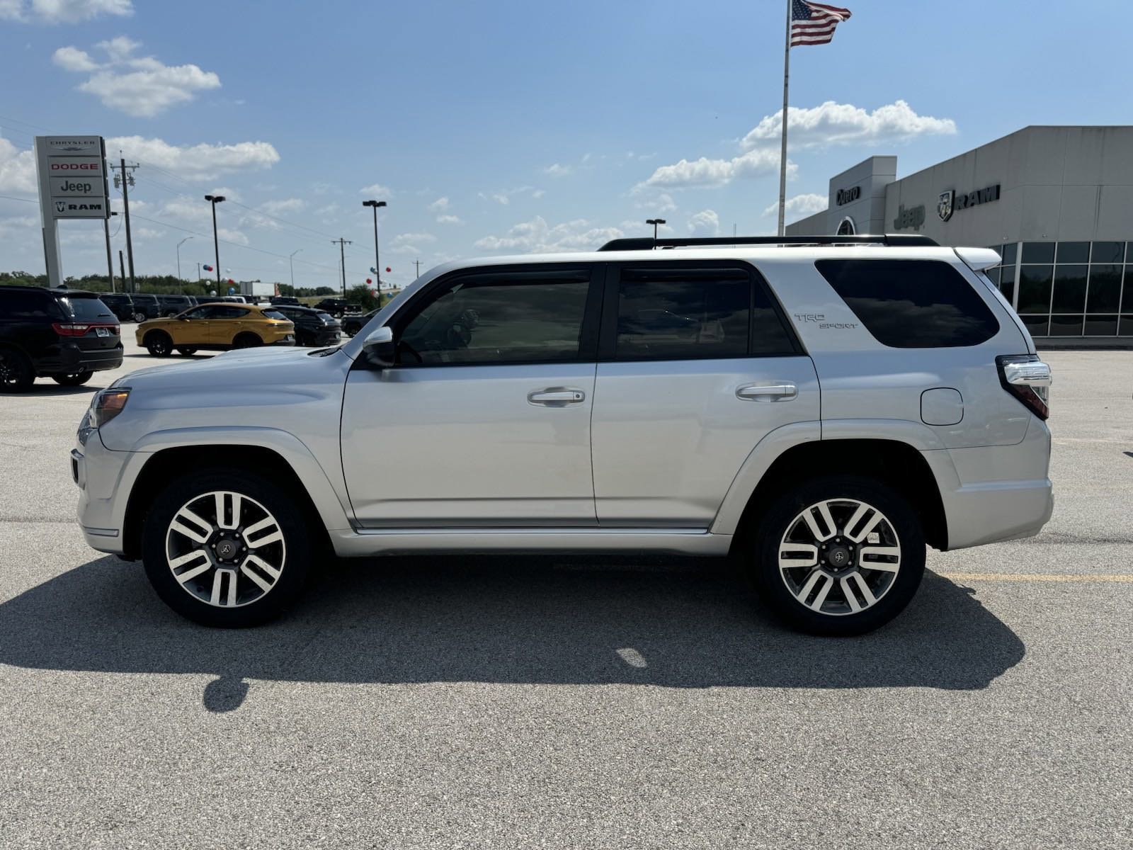Used 2022 Toyota 4Runner TRD Sport with VIN JTESU5JR1N6007174 for sale in Cuero, TX