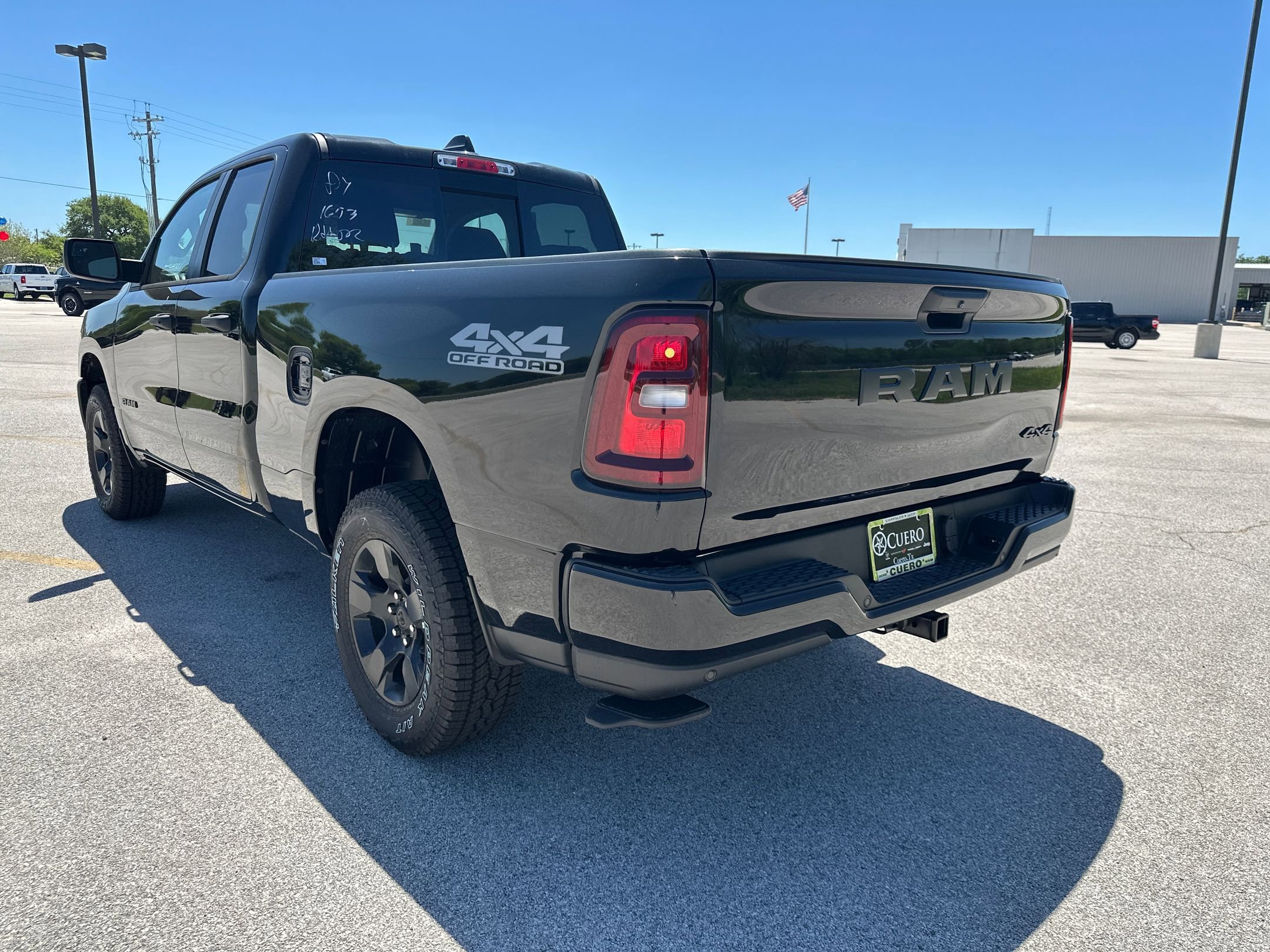 2025 Ram 1500 Tradesman photo 3