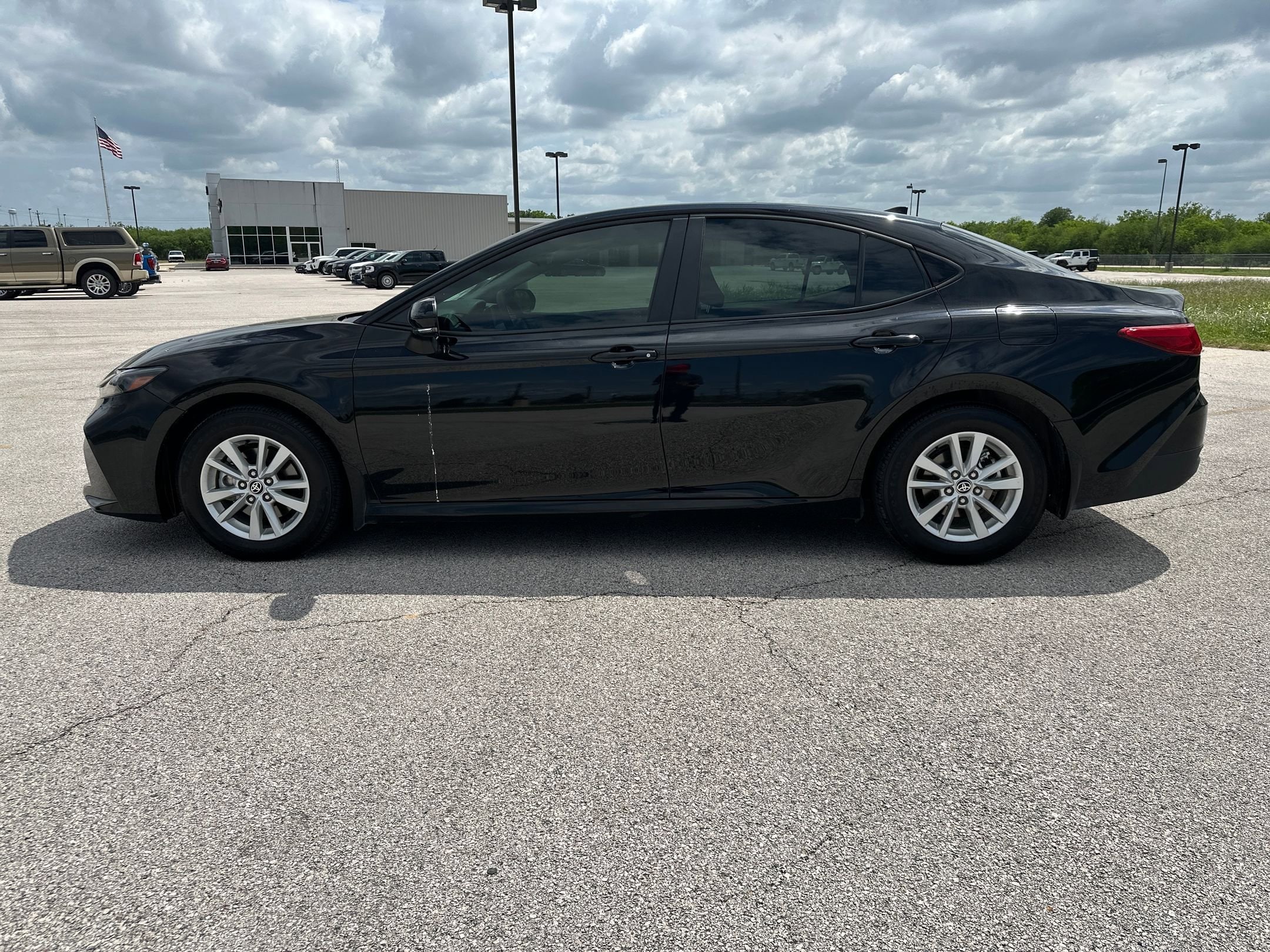 Used 2025 Toyota Camry LE with VIN 4T1DAACK1SU047465 for sale in Cuero, TX