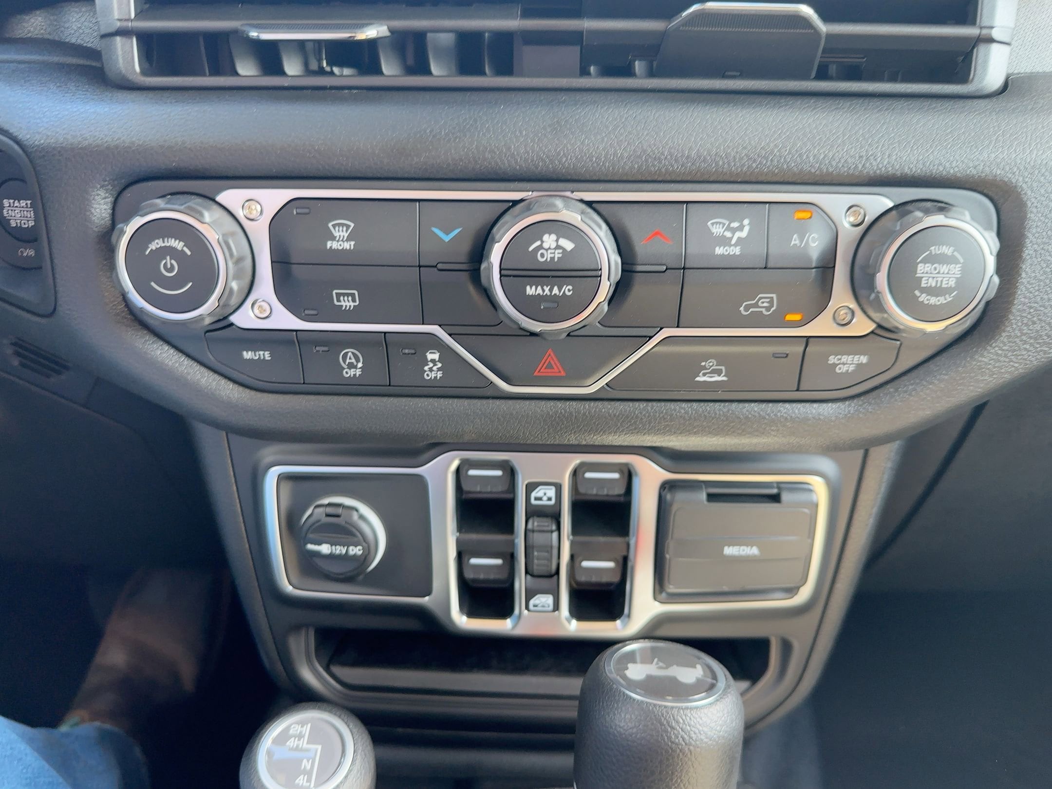 2025 Jeep Wrangler 4-Door Sport S - Photo 19