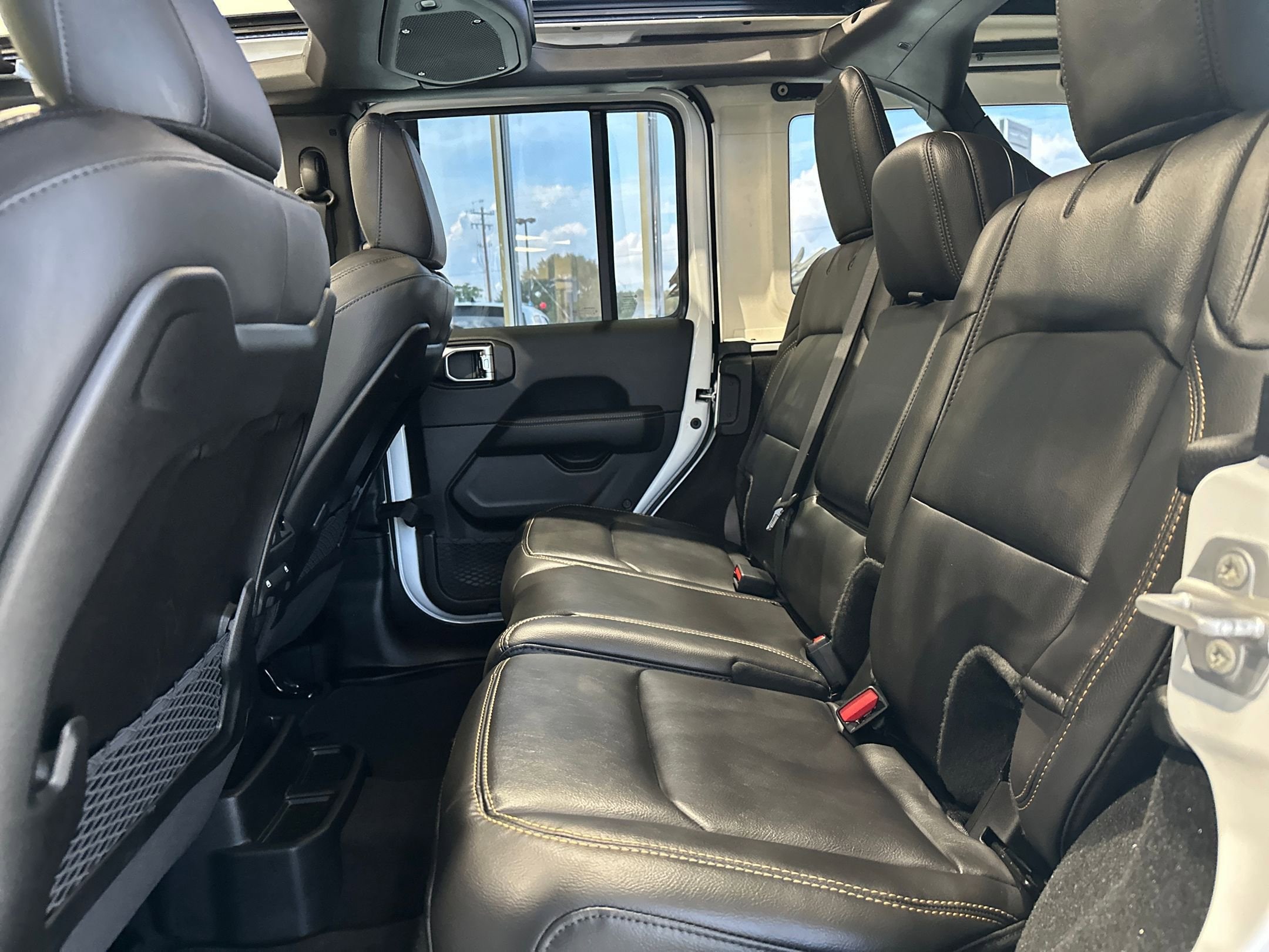 2025 Jeep Wrangler 4-Door Sahara - Photo 12