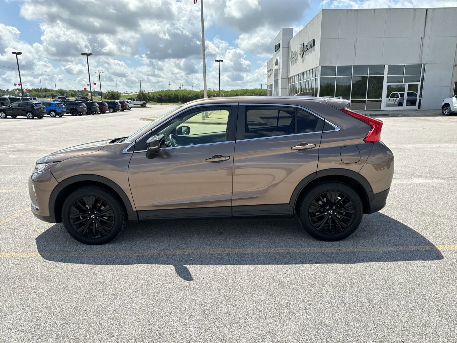 Used 2020 Mitsubishi Eclipse Cross LE with VIN JA4AS4AA6LZ002830 for sale in Cuero, TX