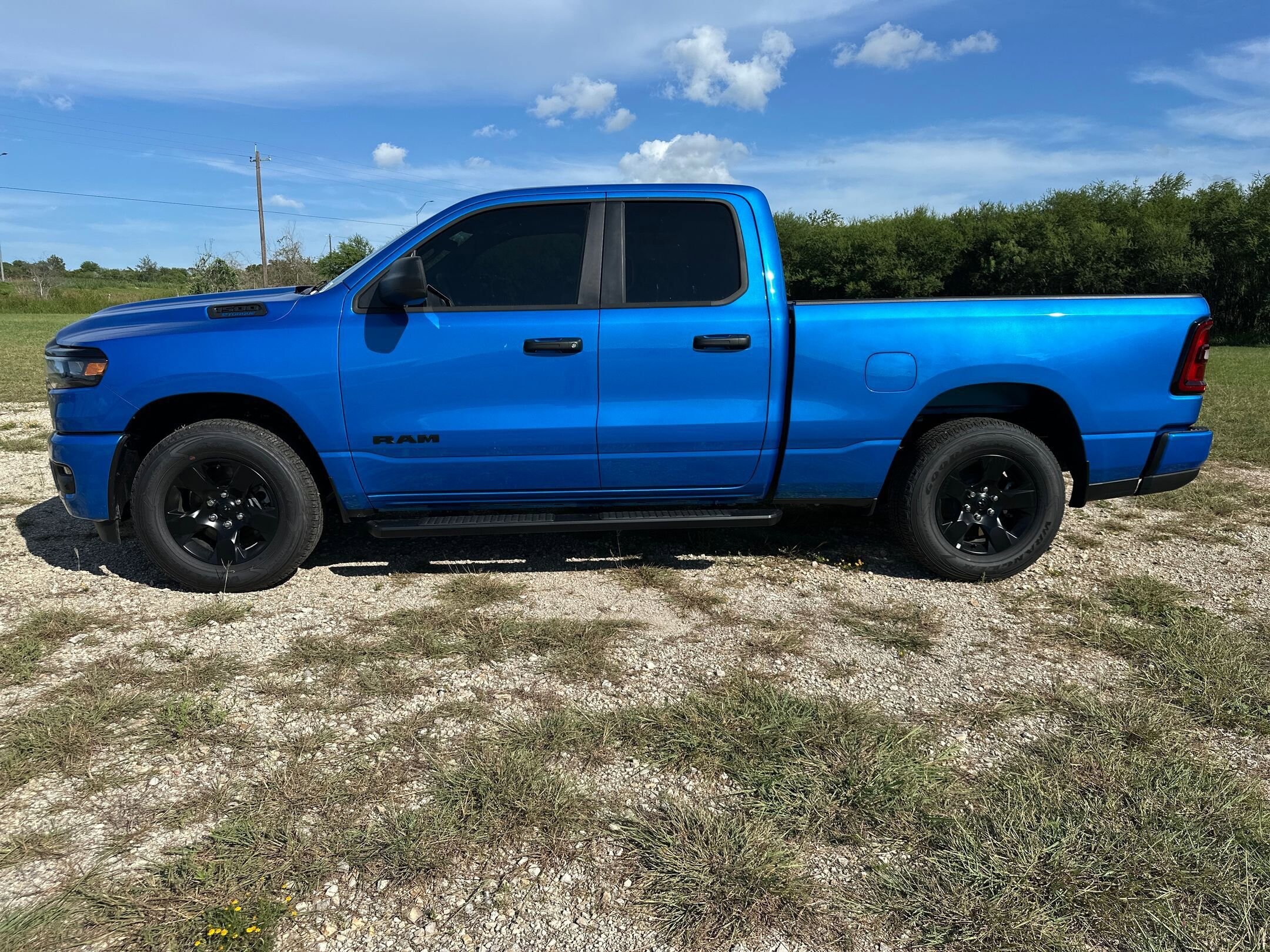 2025 Ram 1500 Tradesman photo 2